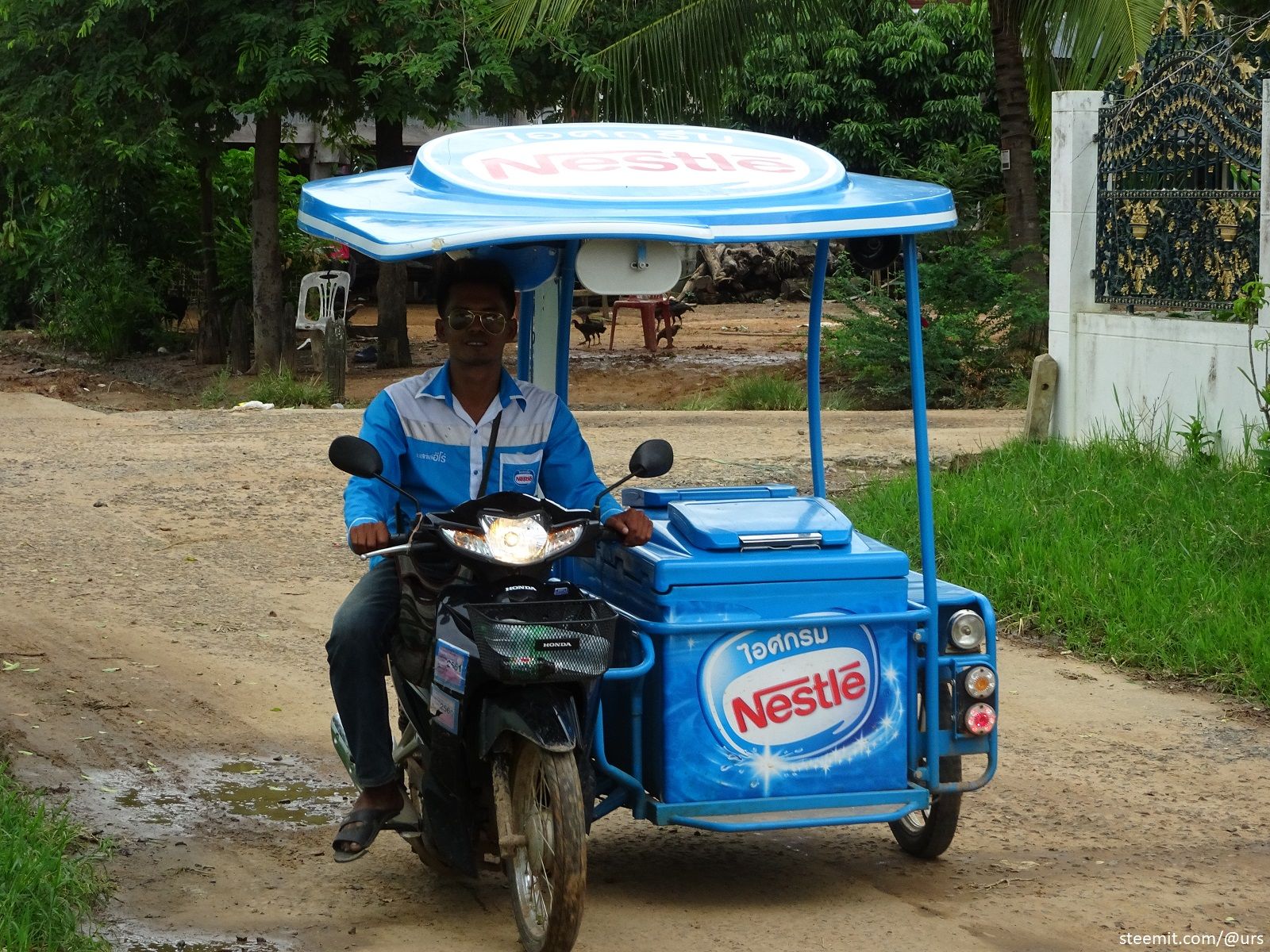 Nestle ice cheap cream tricycle